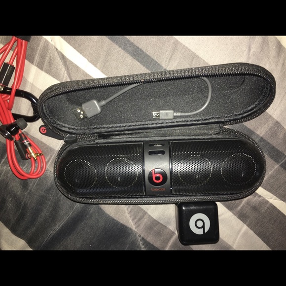 Accessories - Package beats &two sets of headphones red n white